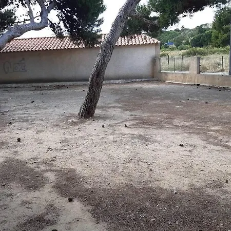 Calme Entre Terre Et Proche Fleury (Aude)