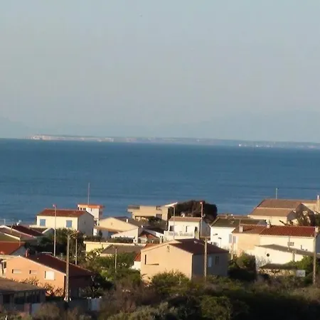 Calme Entre Terre Et Proche Fleury (Aude)