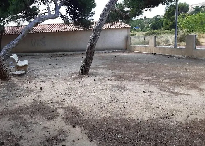 Calme Entre Terre Et Proche Fleury (Aude)