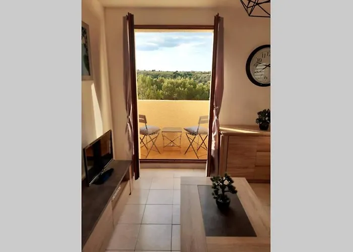 Calme Entre Terre Et Proche * Fleury (Aude)