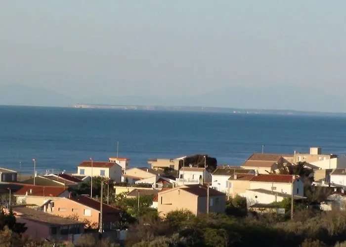 Calme Entre Terre Et Proche Fleury (Aude)